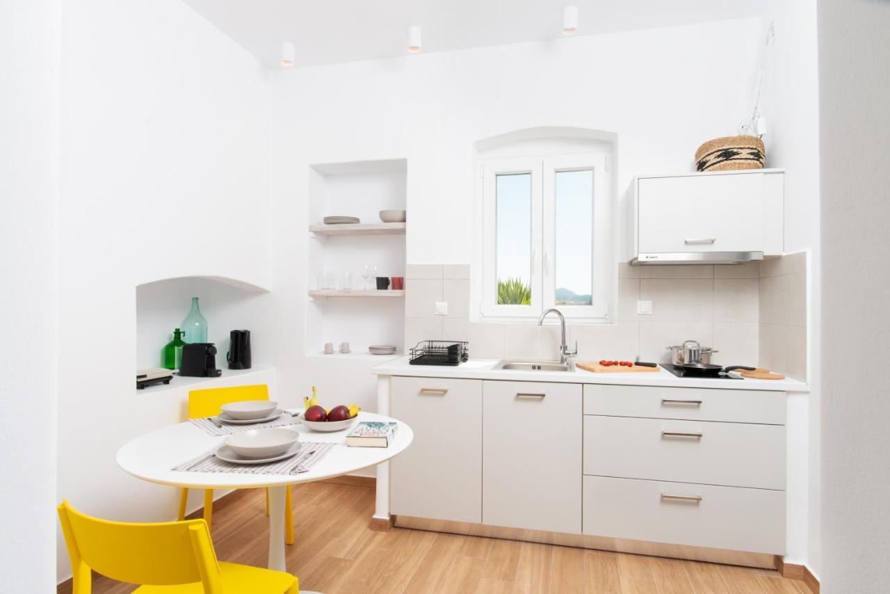 Haroto Suites Tripití Buitenkant foto